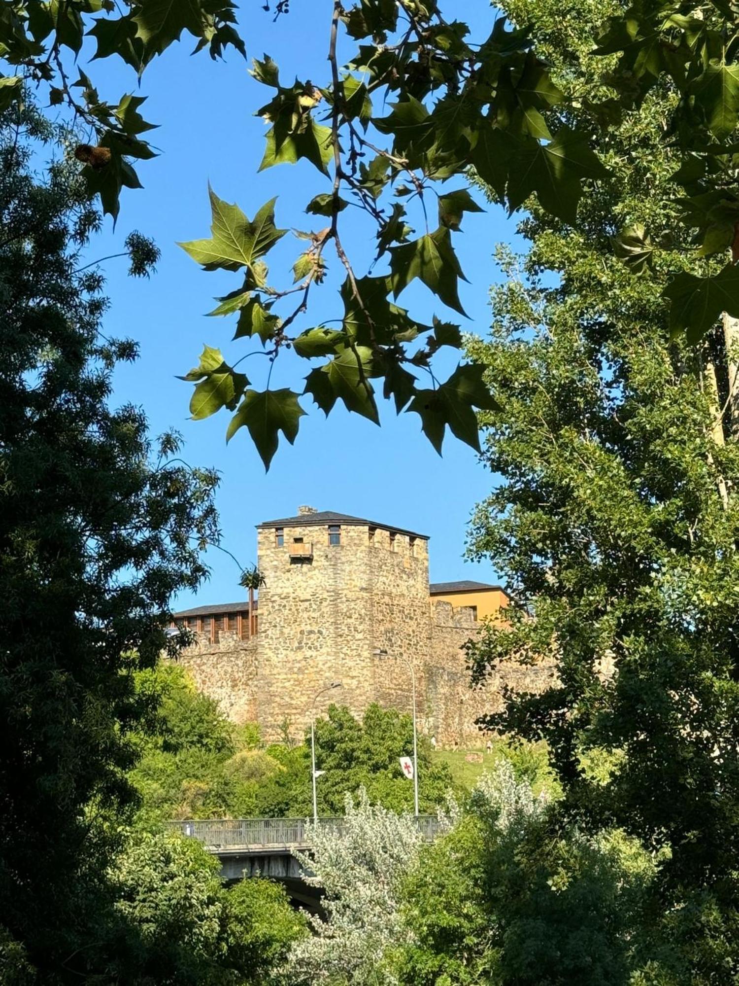 Appartamento Paseo Del Rio Ponferrada Esterno foto